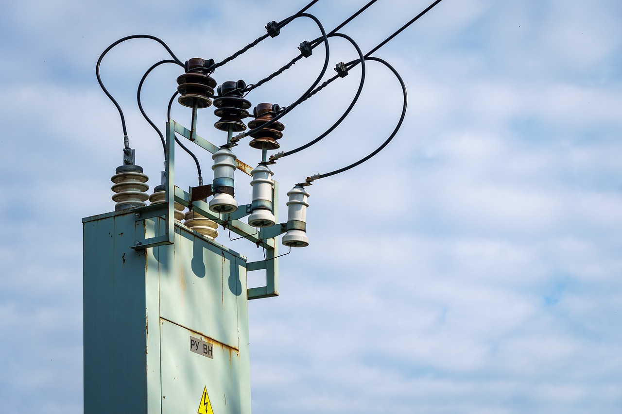 Помогли Ахметову: тарифы на электроэнергию снова растут