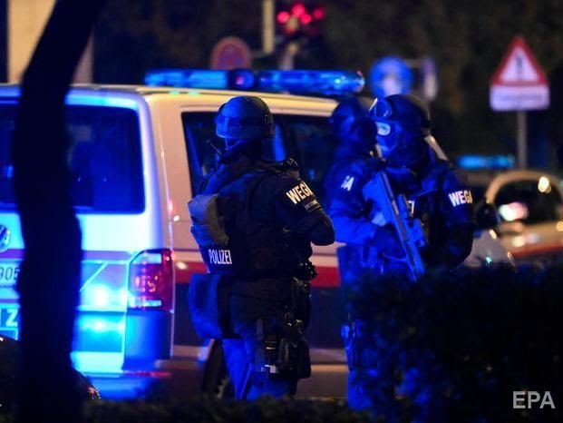 Рядом с местом теракта в Вене находились четверо украинцев, они не пострадали – посол