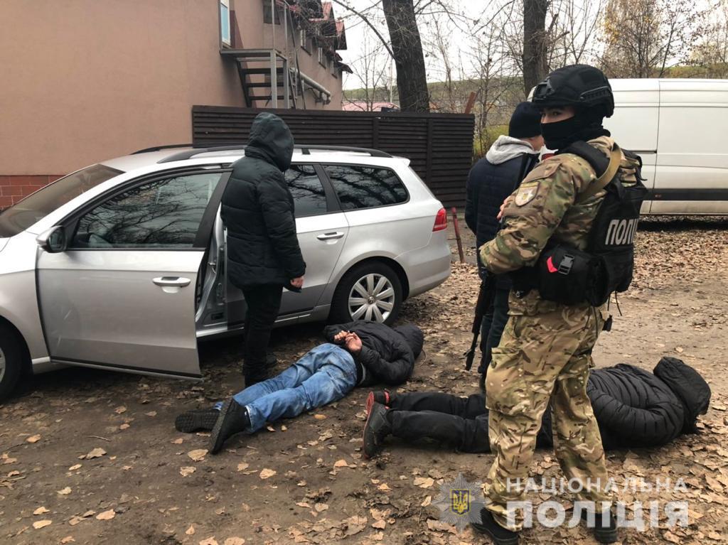 Под Киевом иностранцы подожгли автомобиль ресторатора