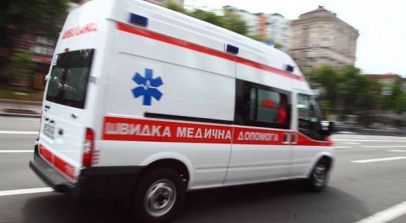 В Киеве мужчина напал на бригаду скорой помощи, двое медиков госпитализированы