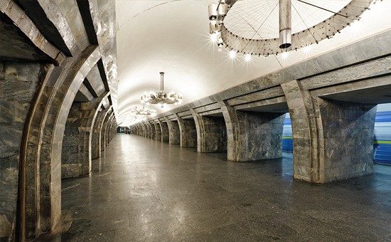 В Киеве сегодня вечером могут ограничить вход на три станции метро