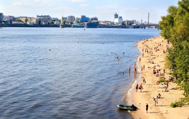 В Киеве “цветёт” вода. Запрещено купаться на всех пляжах
