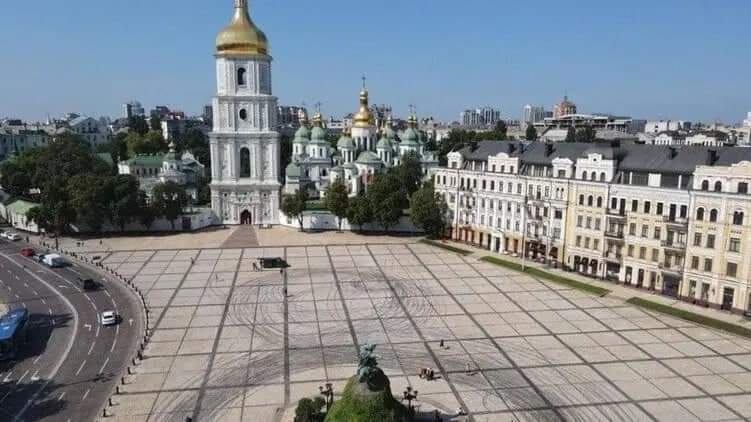 Прокуратура хочет изъять автомобили, которые “дрифтовали” на Софиевской площади в Киеве
