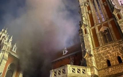 В Киеве загорелся Костел Святого Николая